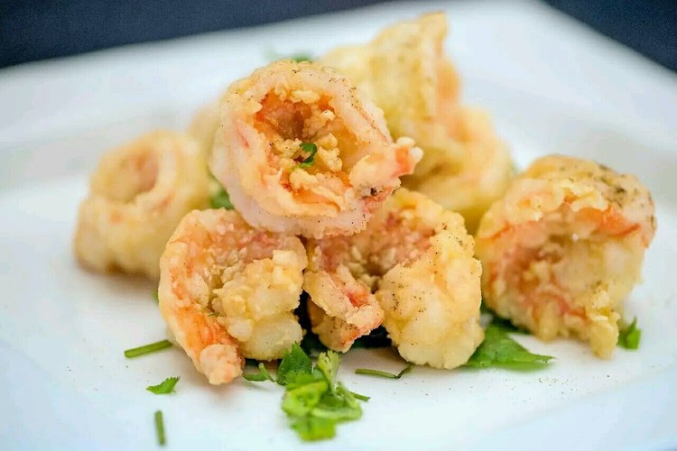 King Prawns with Fried Garlic & Chilli (with Shell) (GF)